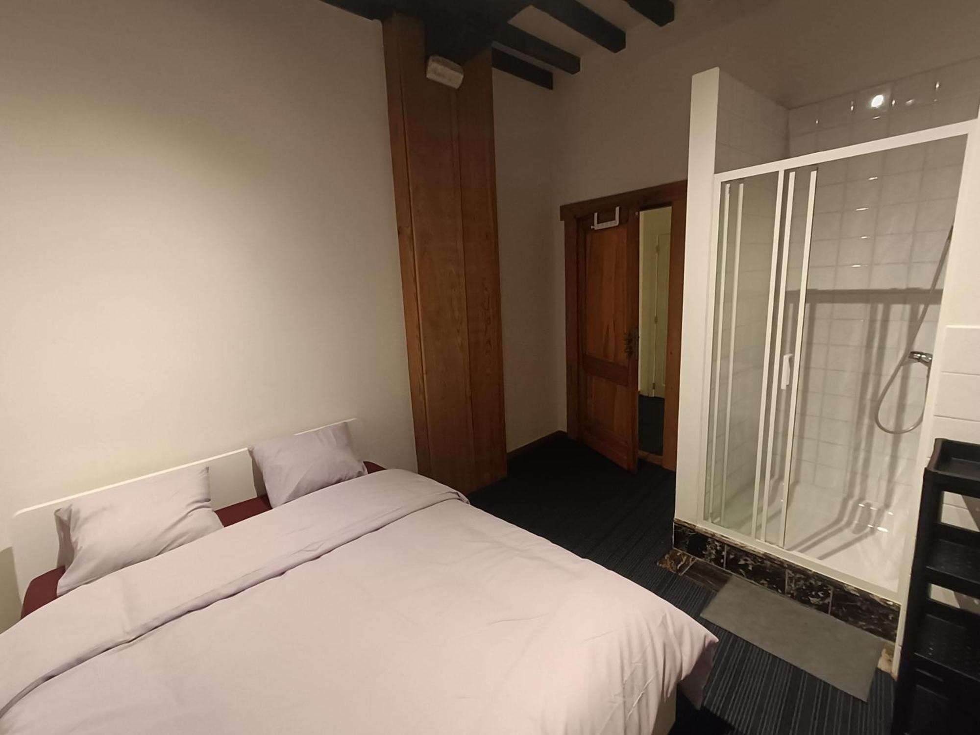 Viktoria Hostel Antwerpia Zewnętrze zdjęcie